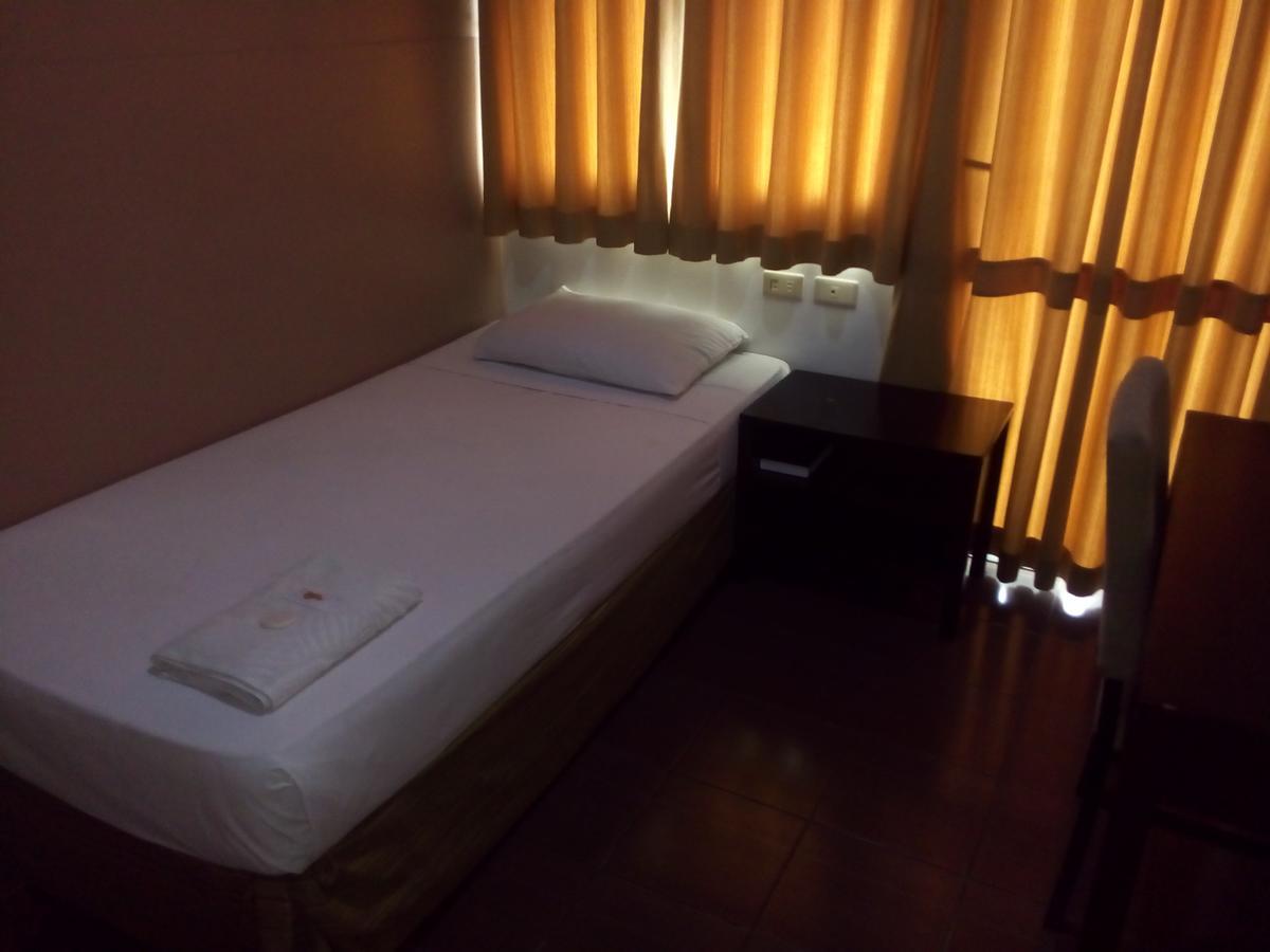 Hotel Kichi Legazpi Kültér fotó