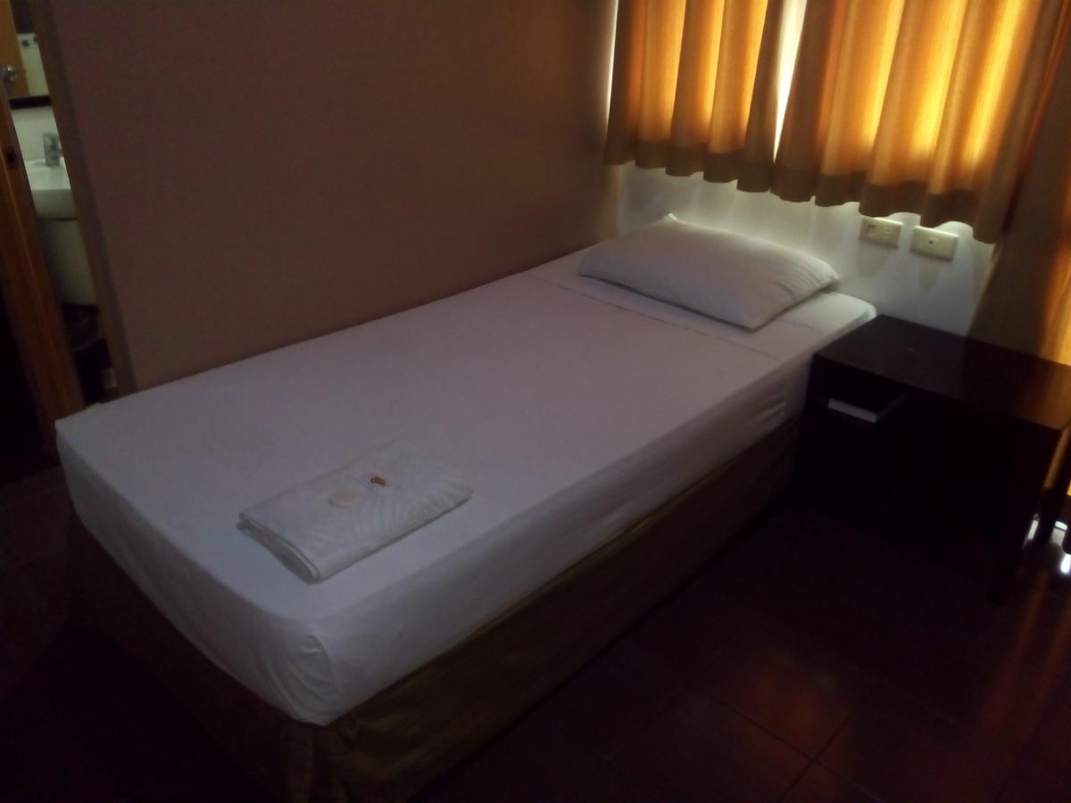 Hotel Kichi Legazpi Kültér fotó
