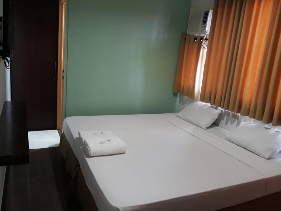 Hotel Kichi Legazpi Kültér fotó